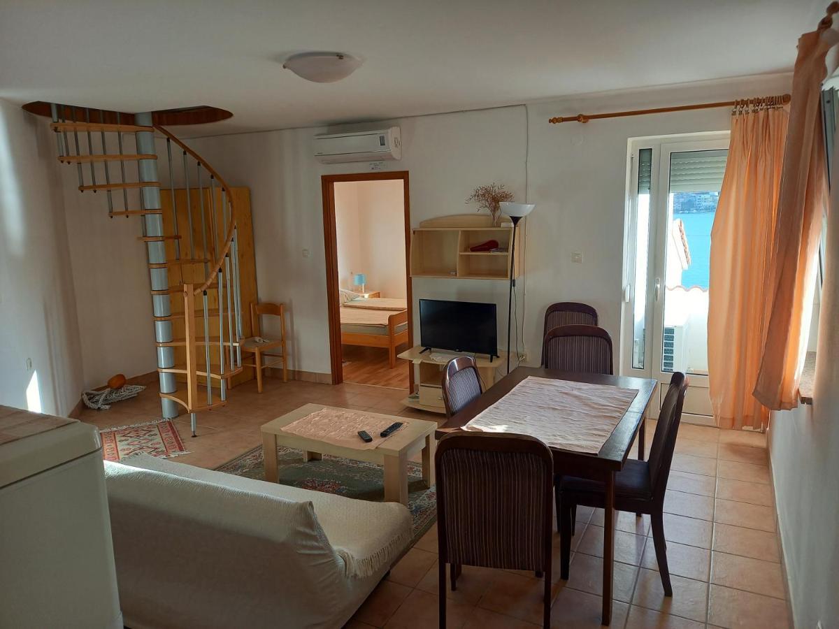 Apartman Supetarska Draga Daire Dış mekan fotoğraf