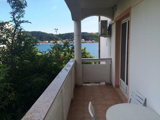 Apartman Supetarska Draga Daire Dış mekan fotoğraf